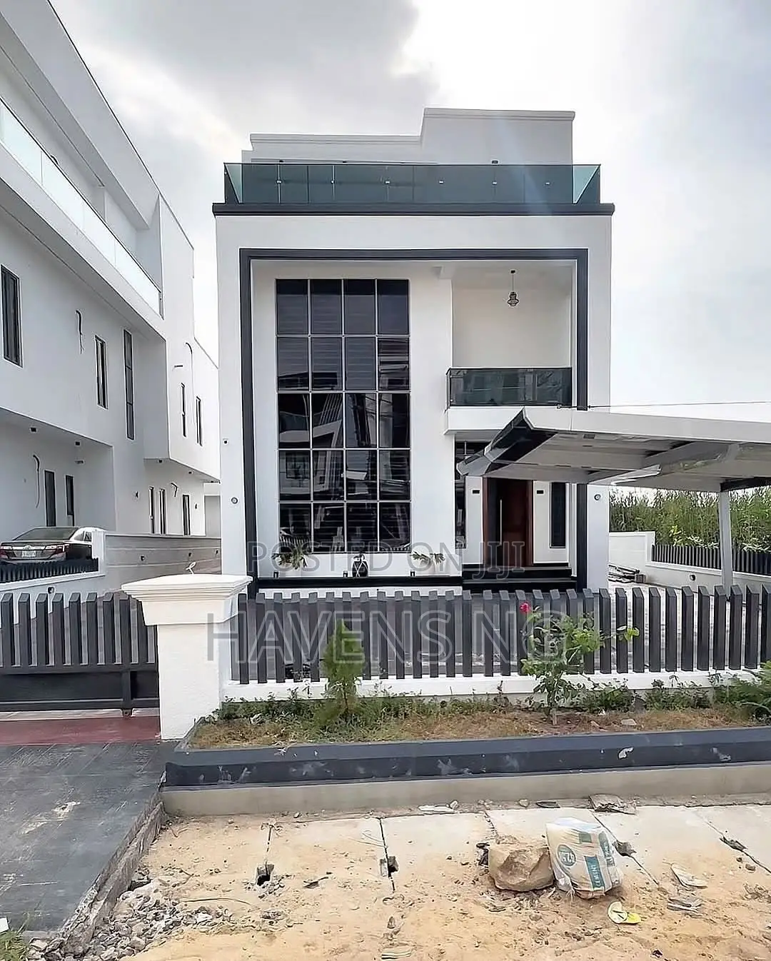5bdrm Duplex in Lekki Phase 1 for sale in Lekki Phase 1