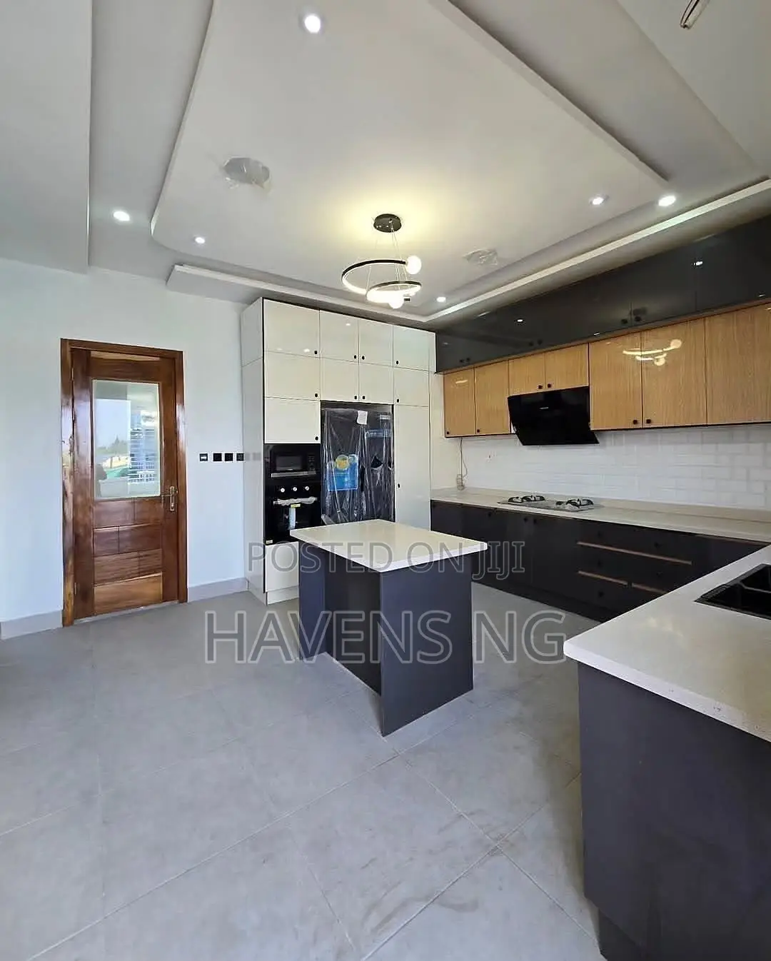 5bdrm Duplex in Lekki Phase 1 for sale in Lekki Phase 1