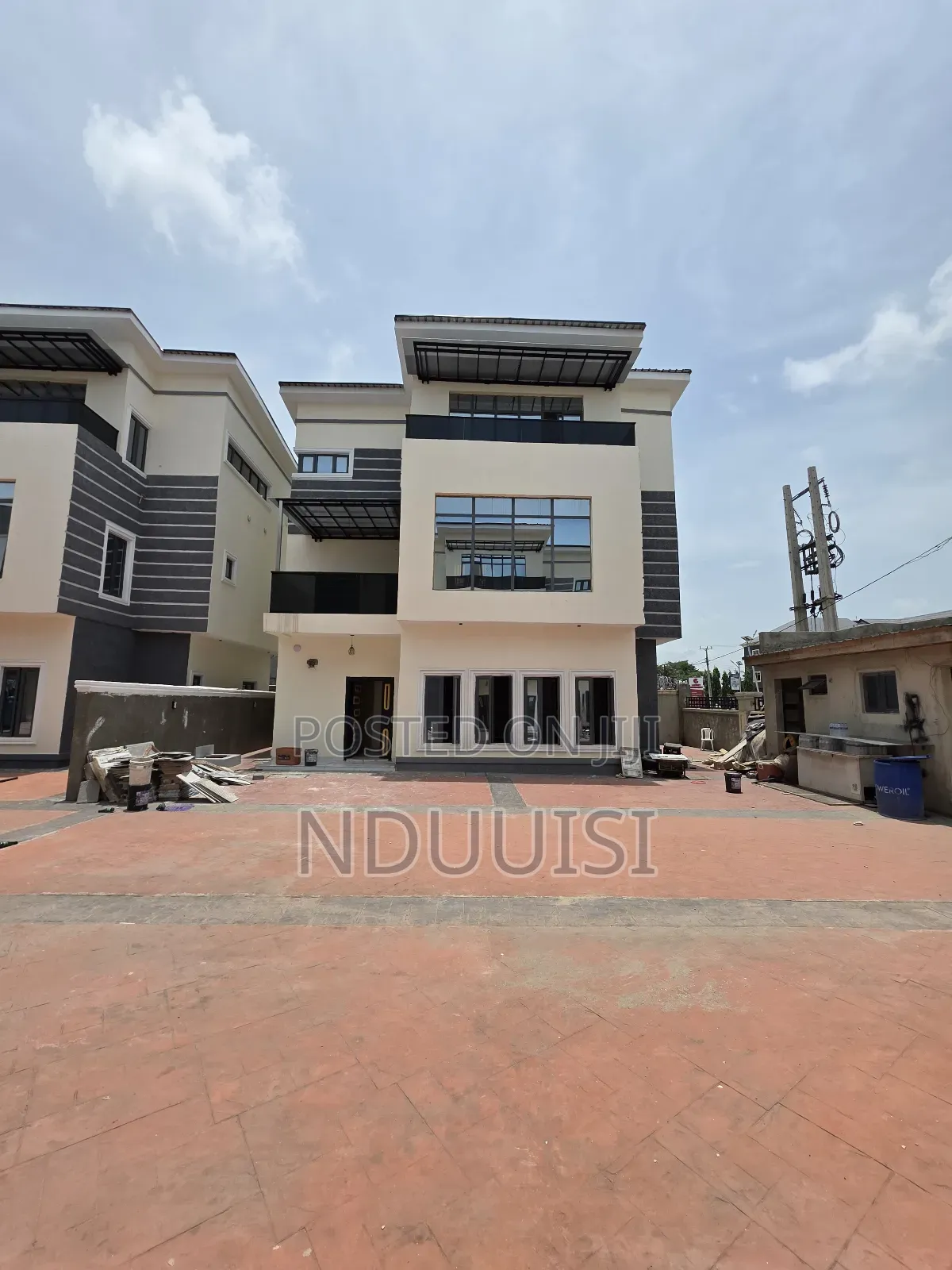 4bdrm Duplex in Platinum Way Lekki for sale in Lekki