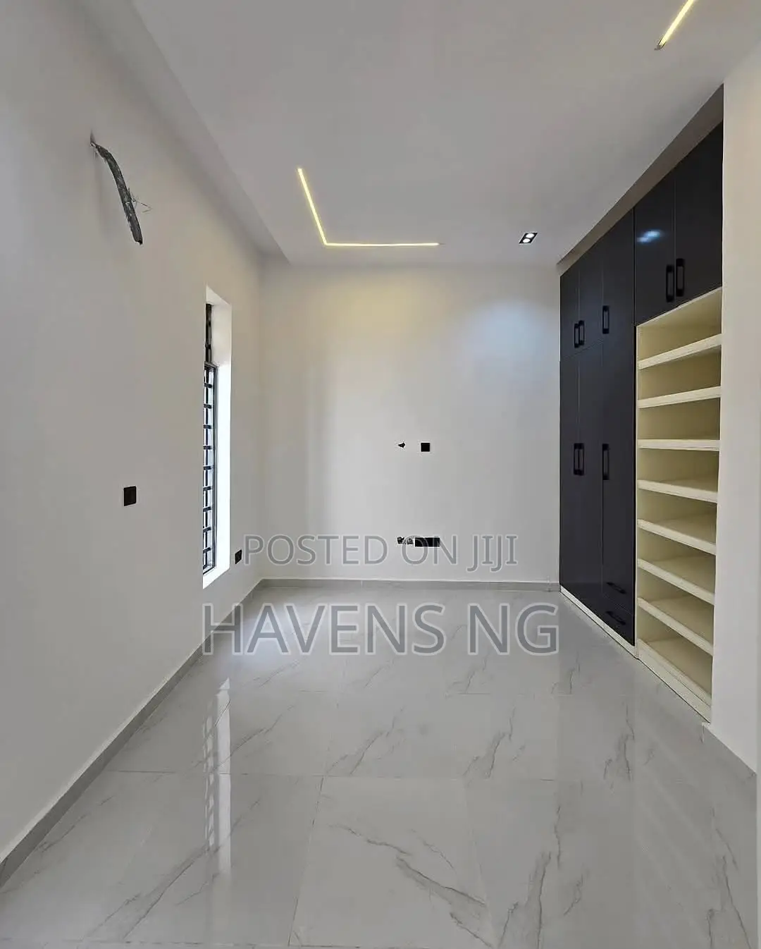 5bdrm Duplex in Lekki Phase 1 for sale in Lekki Phase 1