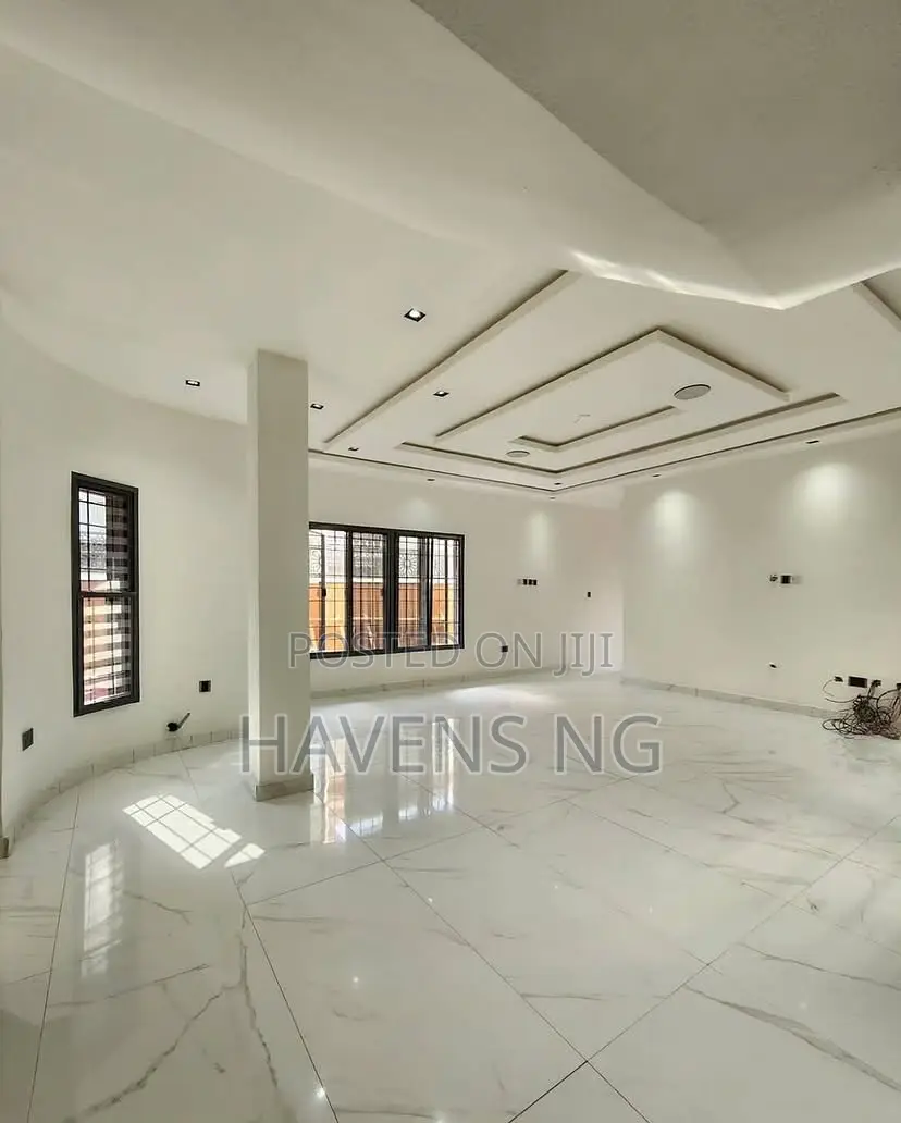 5bdrm Duplex in Lekki Phase 1 for sale in Lekki Phase 1