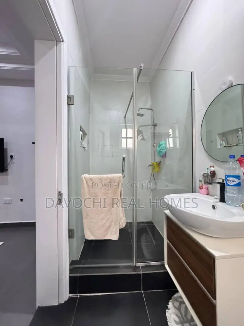 Luxury 1 Bedroom Furnished Apartment for Sale in Ikate