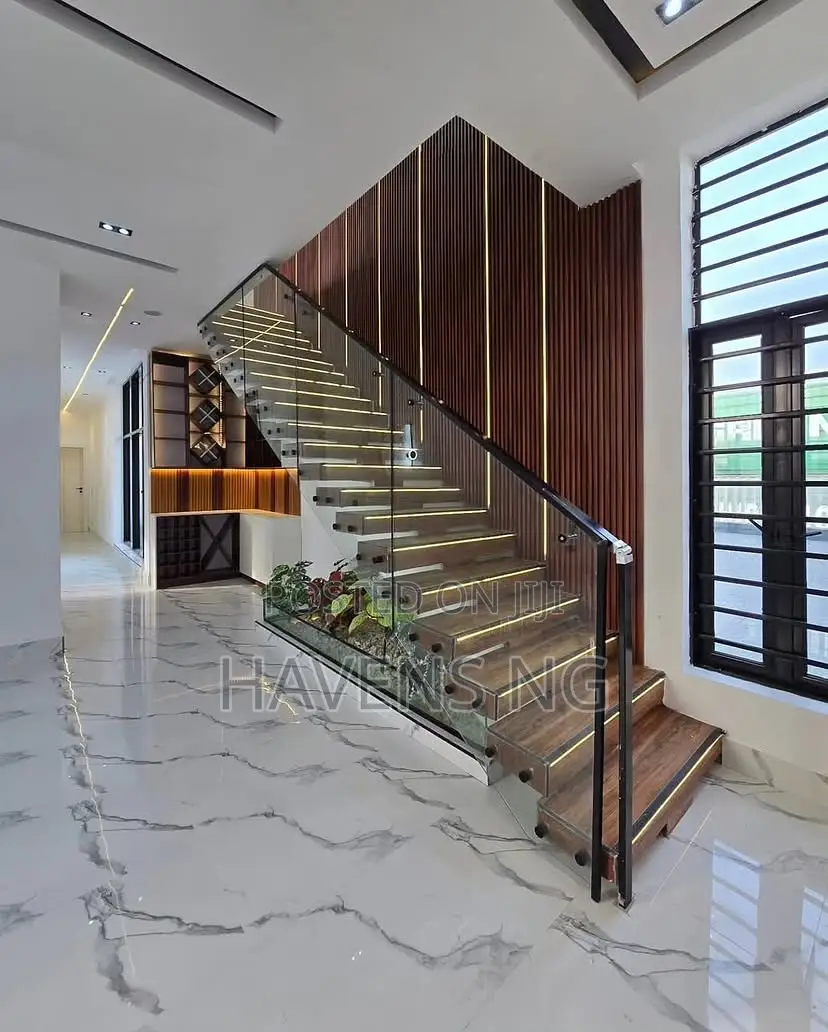 5bdrm Duplex in Lekki Phase 2 for sale in Lekki Phase 2
