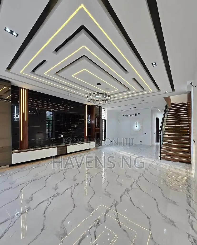 5bdrm Duplex in Lekki Phase 2 for sale in Lekki Phase 2