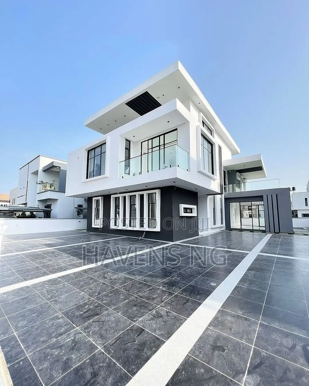 5bdrm Duplex in Lekki Phase 1 for sale in Lekki Phase 1