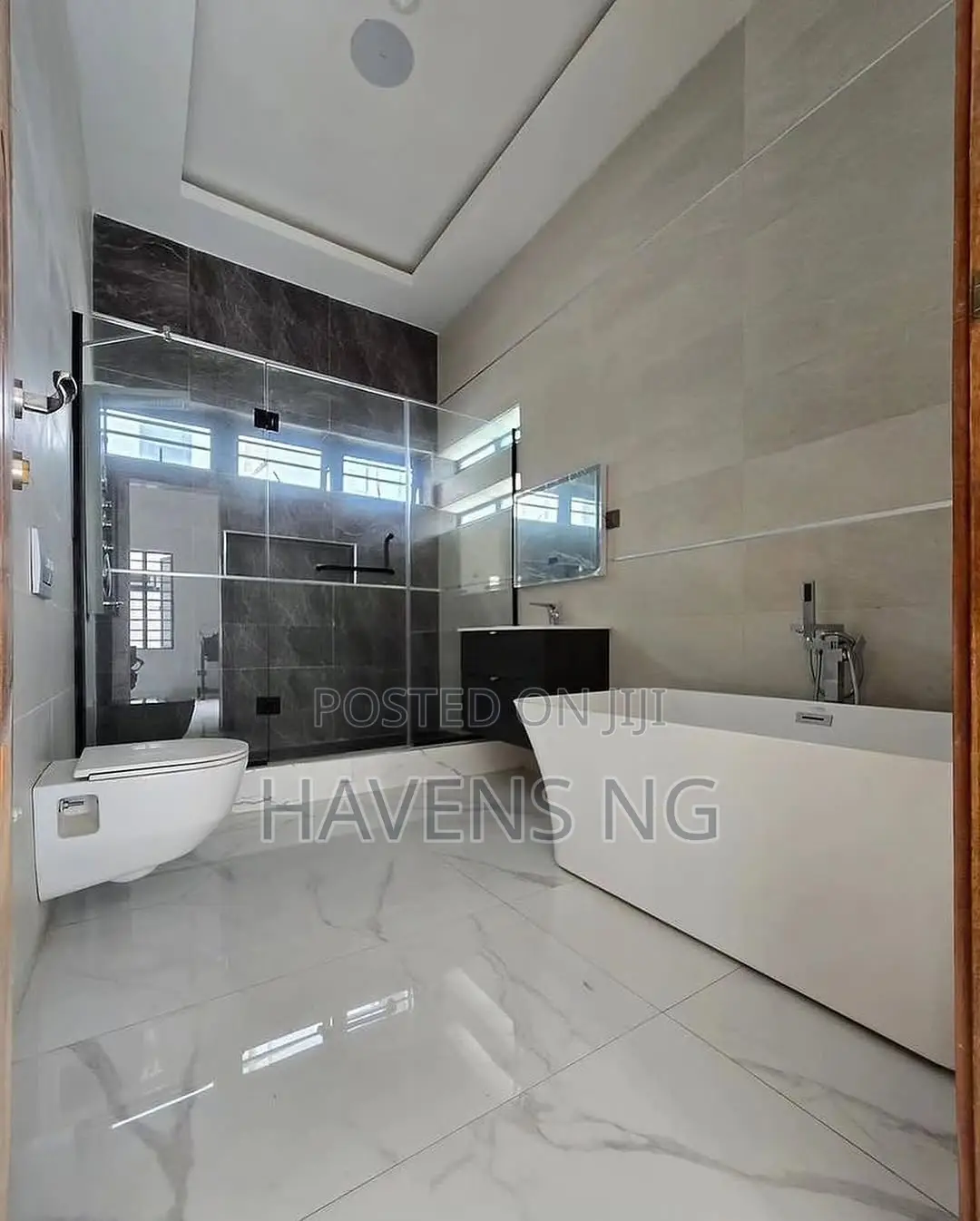 5bdrm Duplex in Lekki Phase 1 for sale in Lekki Phase 1