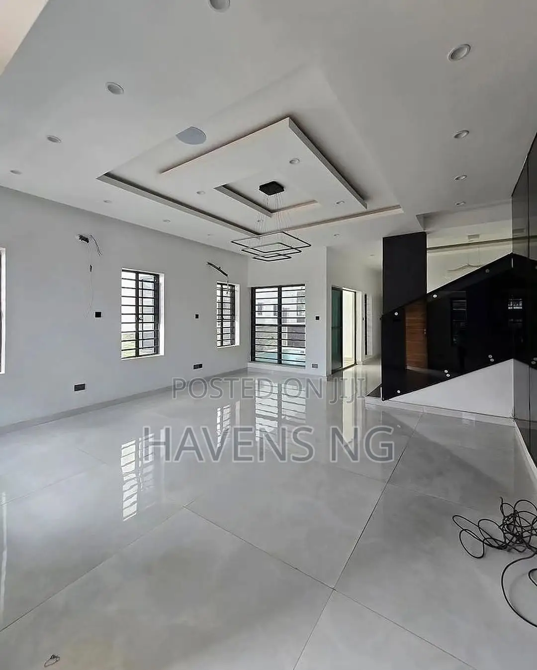 5bdrm Duplex in Lekki Phase 1 for sale in Lekki Phase 1