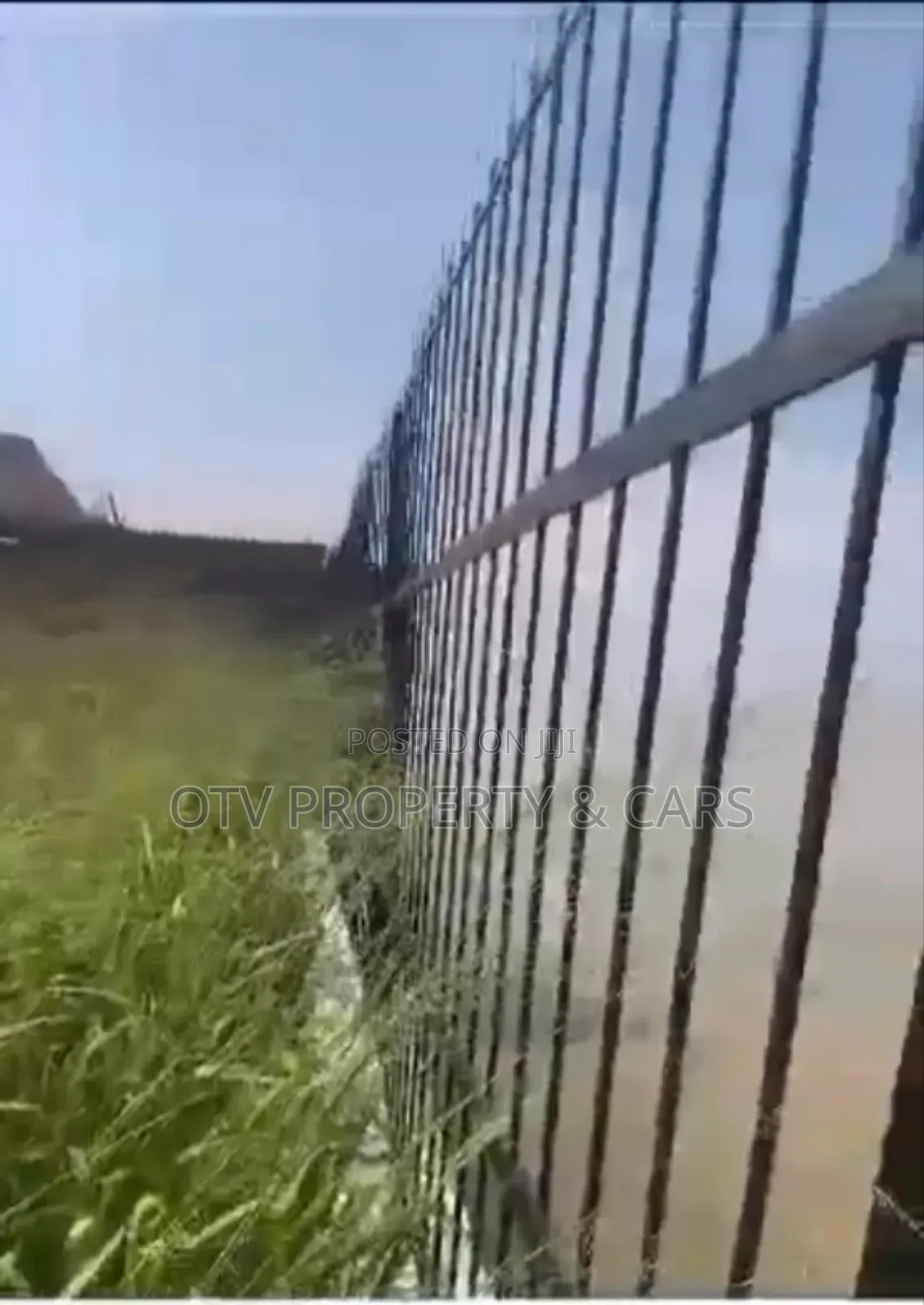 967sqm Waterfront Land In Victoria Garden City in Adeola Odeku