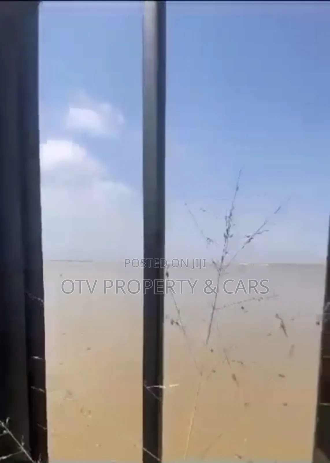 967sqm Waterfront Land In Victoria Garden City in Adeola Odeku