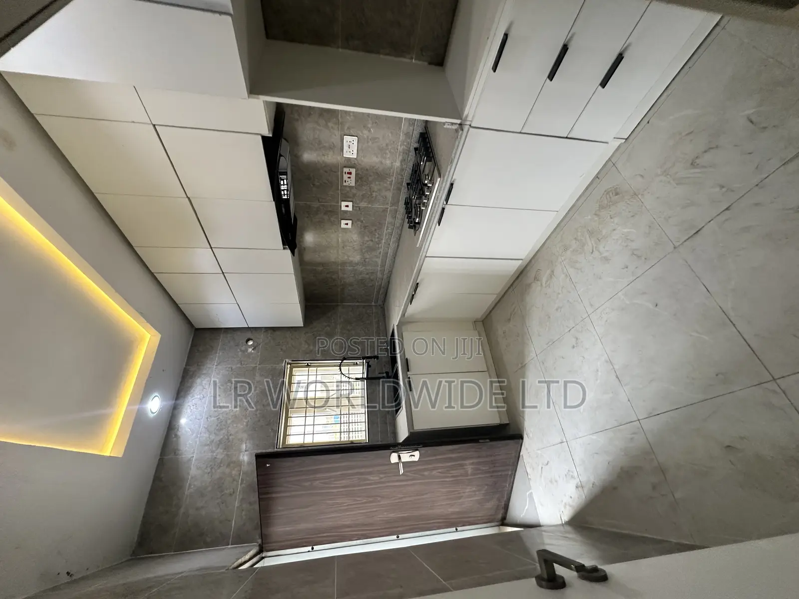 3bdrm Townhouse/Terrace in Idu for Sale in Idu