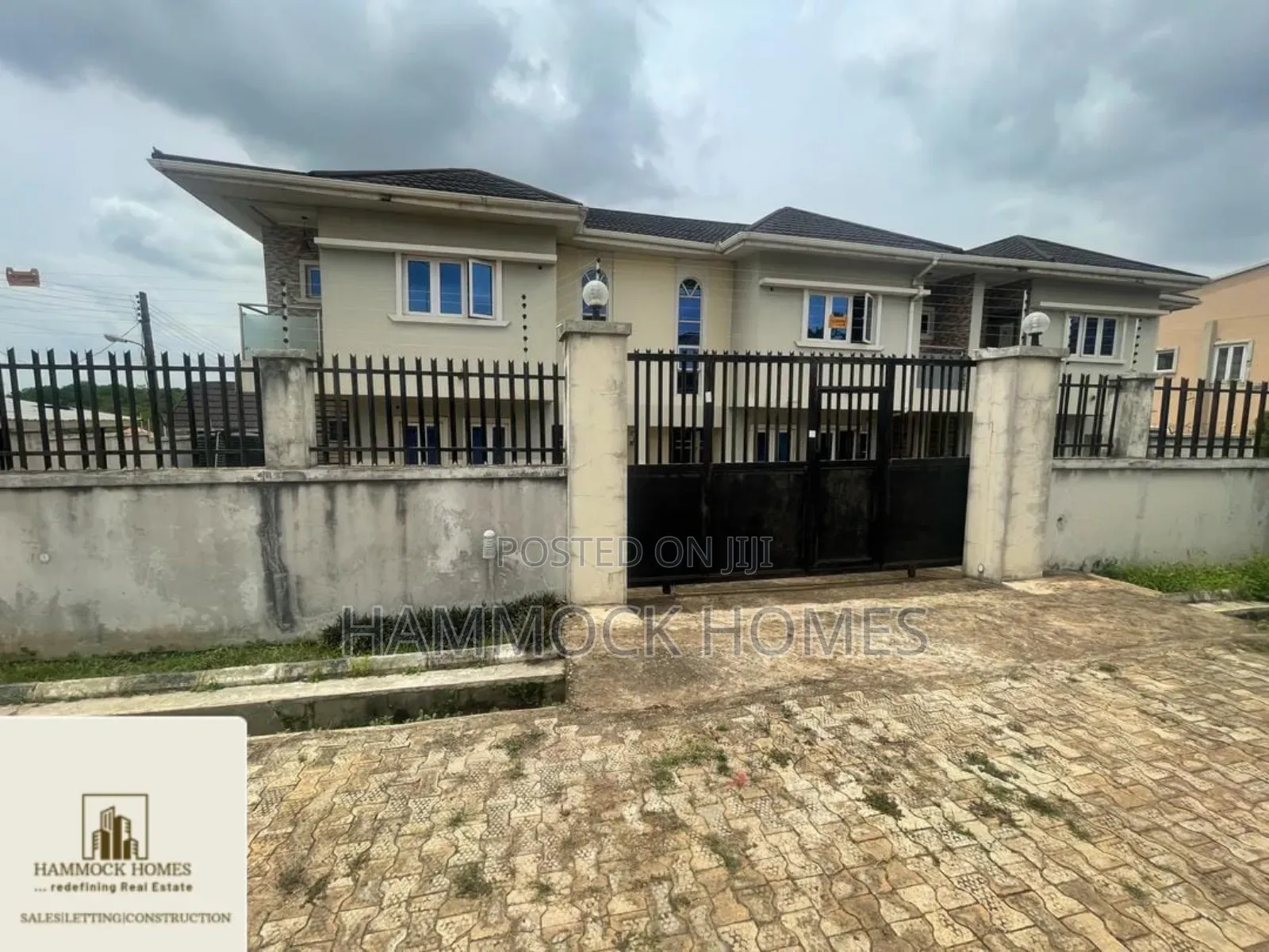 9bdrm Duplex in Alalubosa Gra for sale in Alalubosa