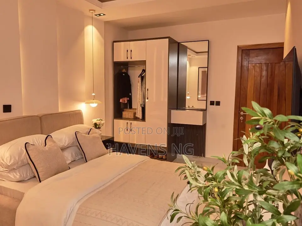 Cozy and Beautifully Furnished 2-Bedroom Apartment. in Lekki Phase 1