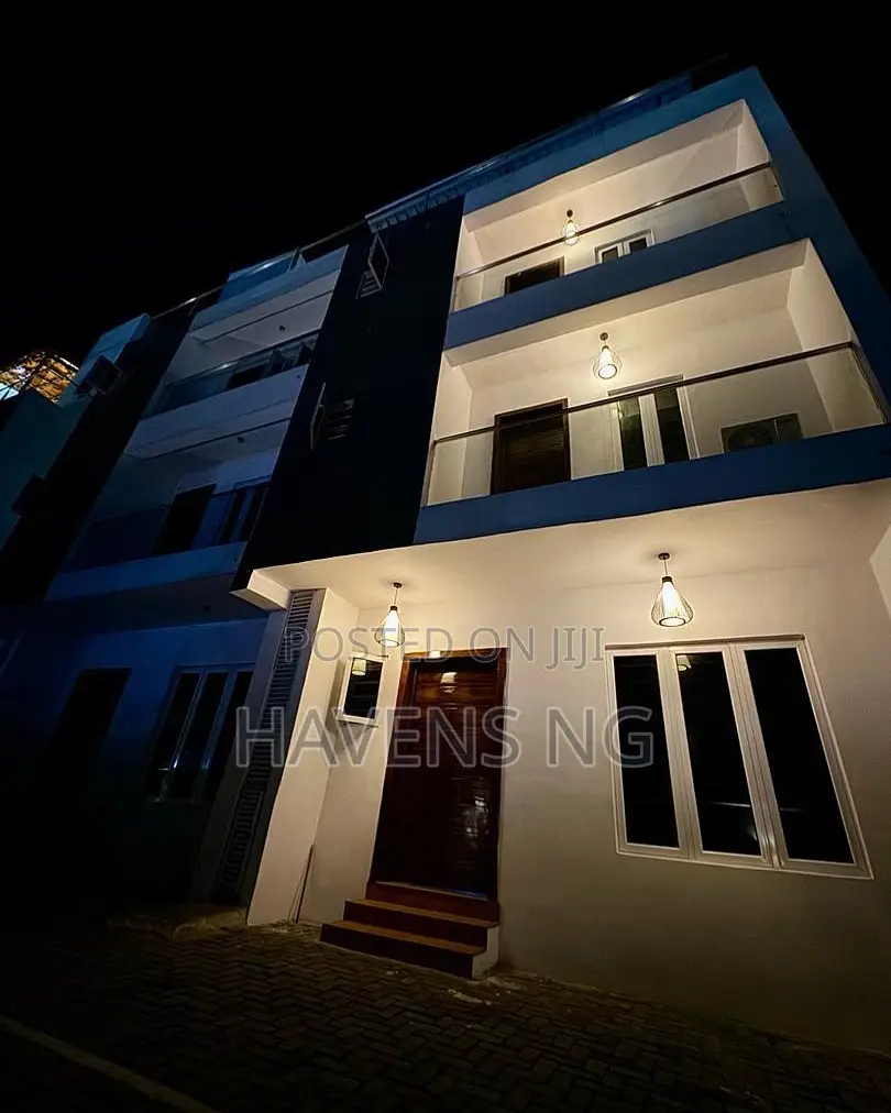 Beautiful 3-Bedroom Terrace Shortlet Apartment in Lekki Phase 1