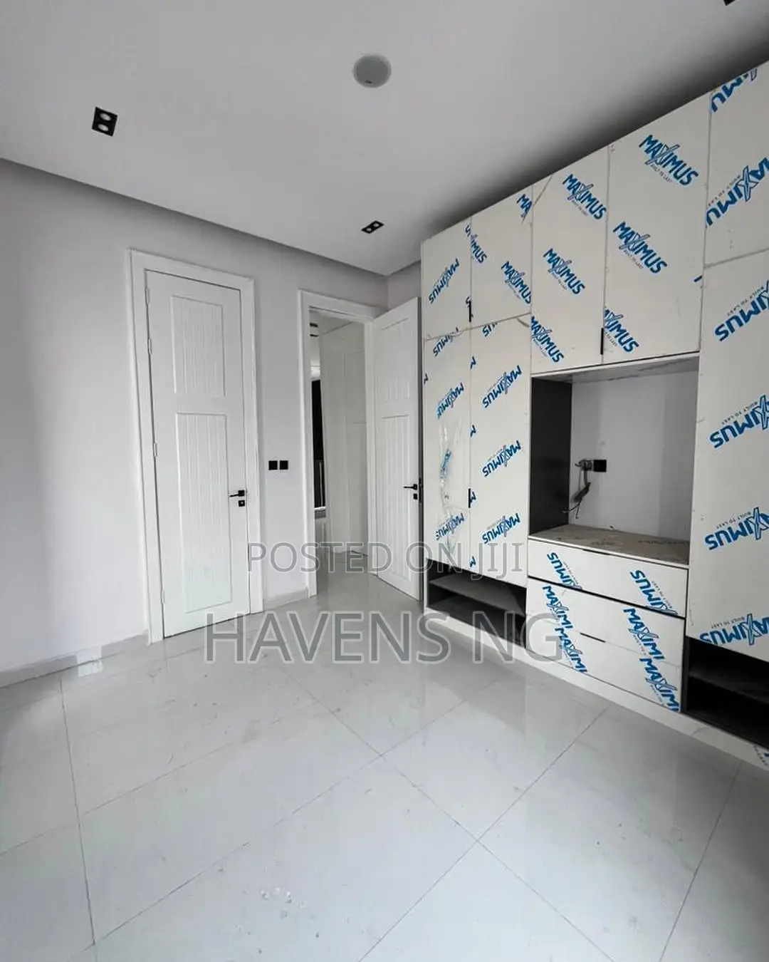 5bdrm Duplex in Idado for sale in Idado