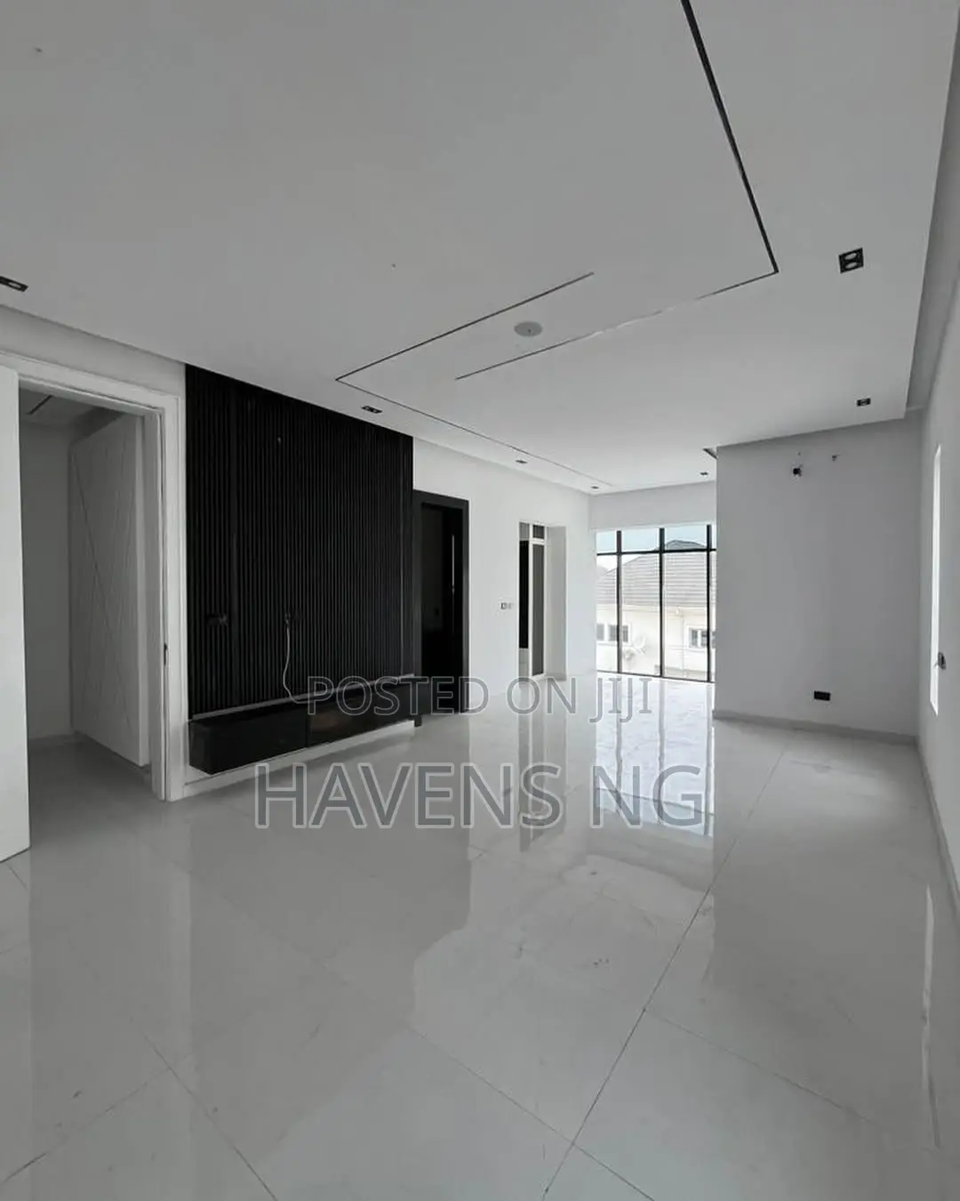 5bdrm Duplex in Idado for sale in Idado