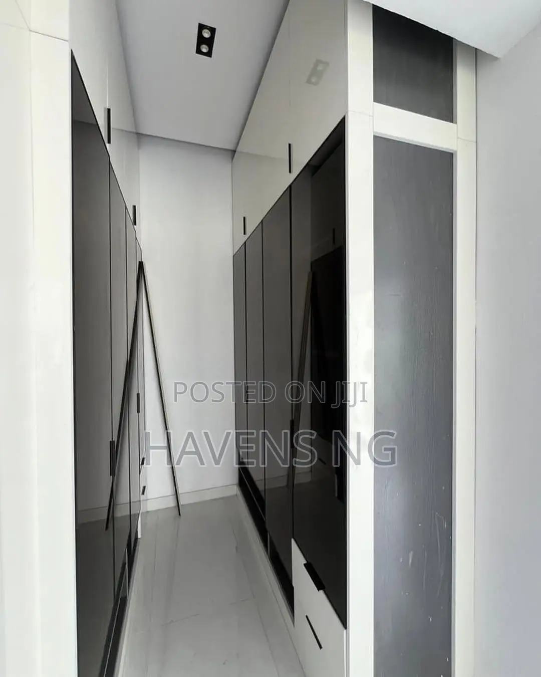 5bdrm Duplex in Idado for sale in Idado