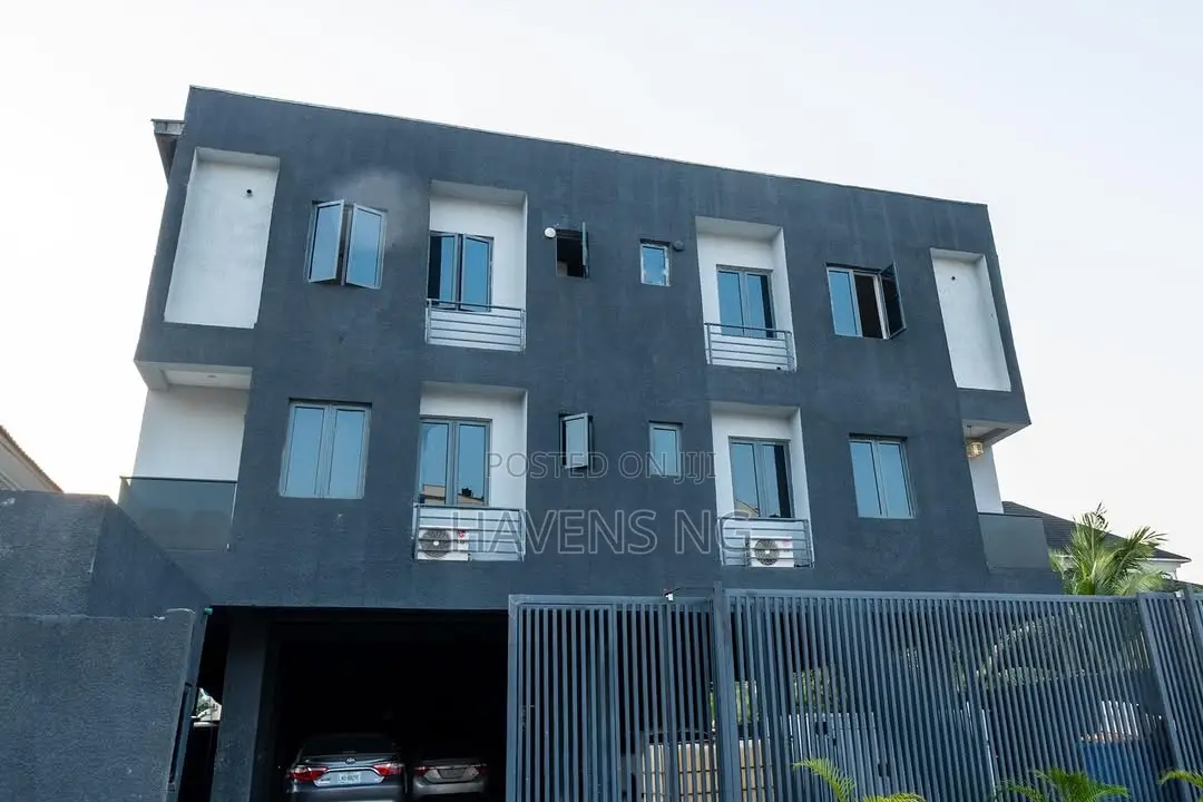 2 Bedroom Apartment With a Wine Bar and Outdoor Patio in Lekki Phase 1