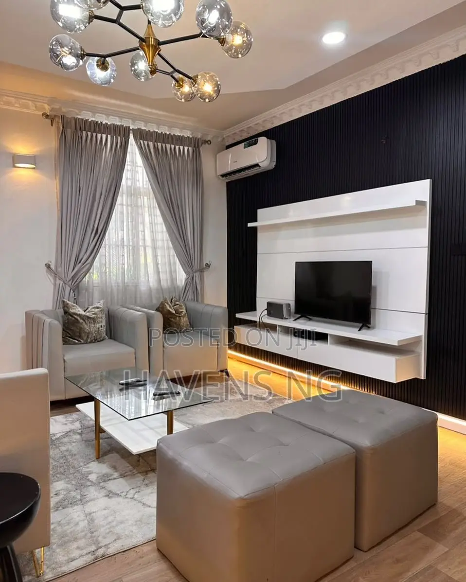 Fully Serviced 1 Bedroom in Lekki Phase 1