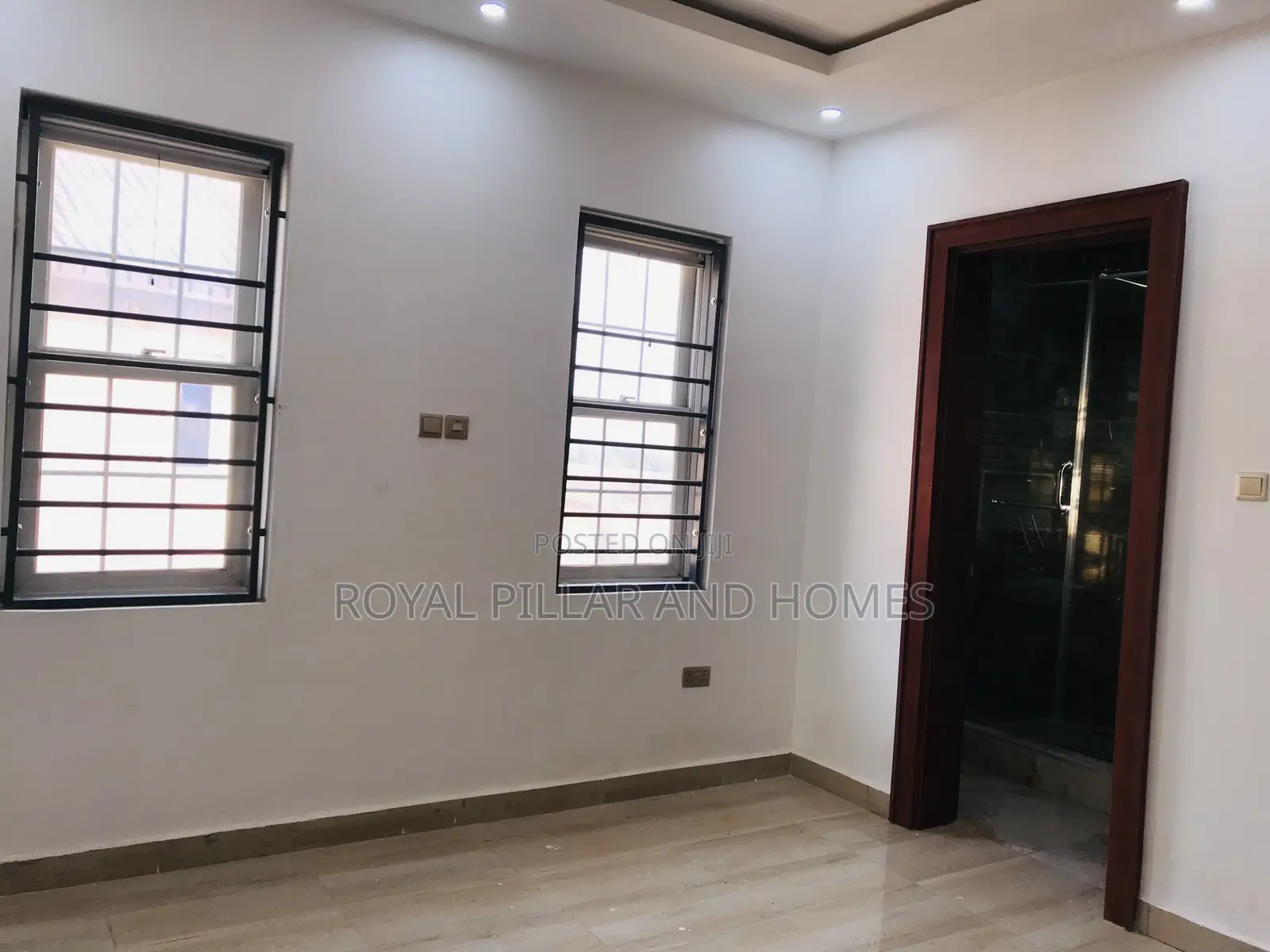 2bdrm Block of Flats in Kaura Close To Games for sale in Kaura