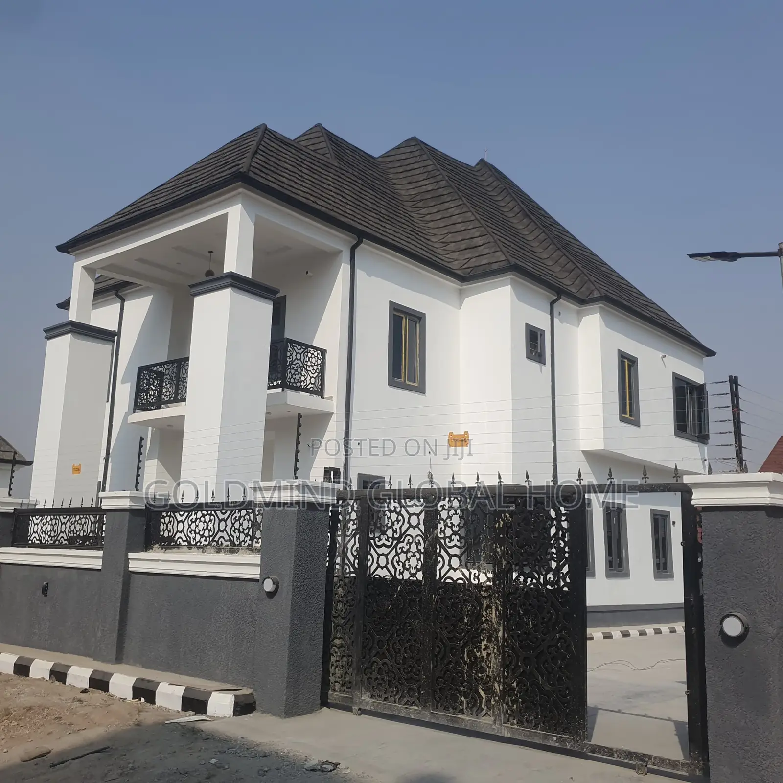 5bdrm Duplex in Lugbe for sale in Sabon Lugbe