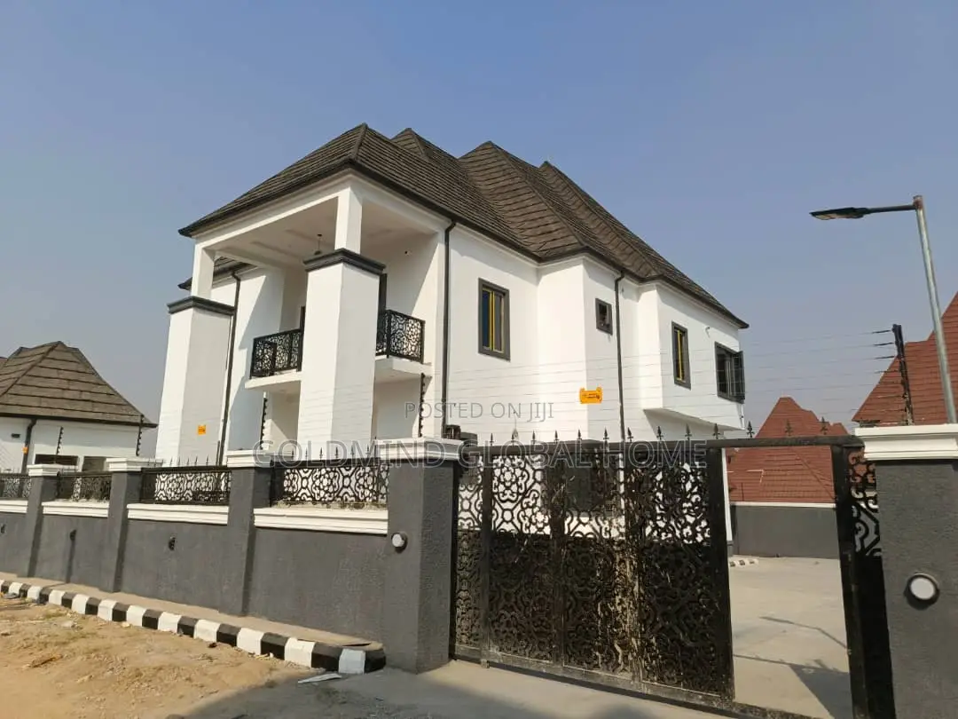 5bdrm Duplex in Lugbe for sale in Sabon Lugbe