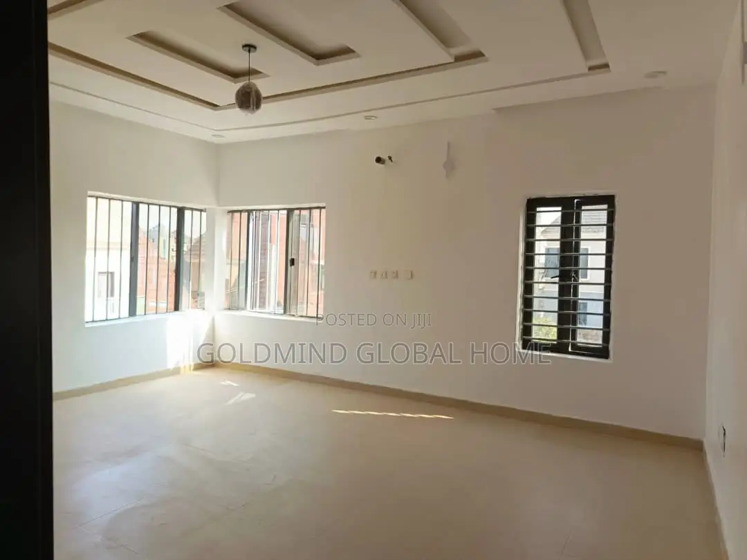 5bdrm Duplex in Lugbe for sale in Sabon Lugbe