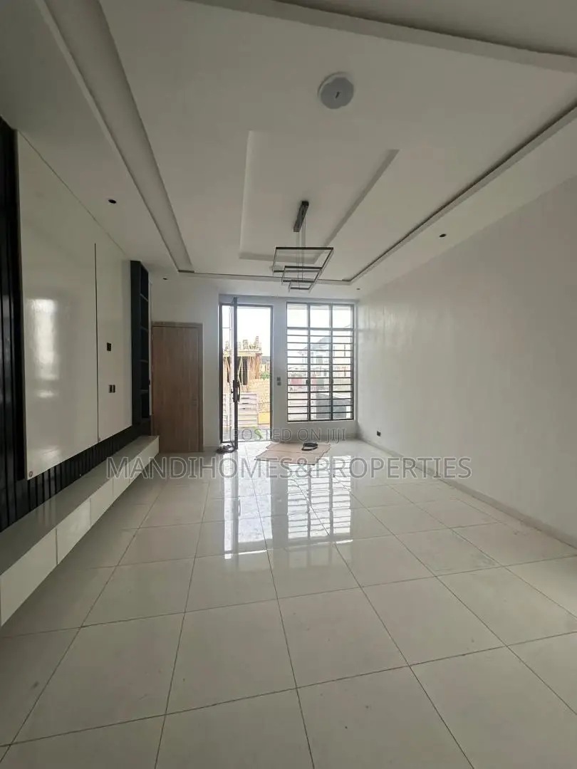 4bdrm Duplex in Lekki for sale in Lekki