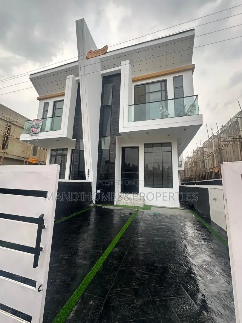 4bdrm Duplex in Lekki for sale in Lekki