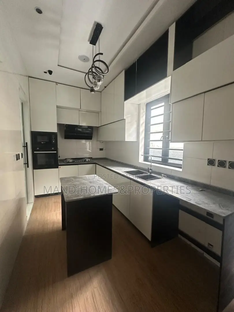 4bdrm Duplex in Lekki for sale in Lekki