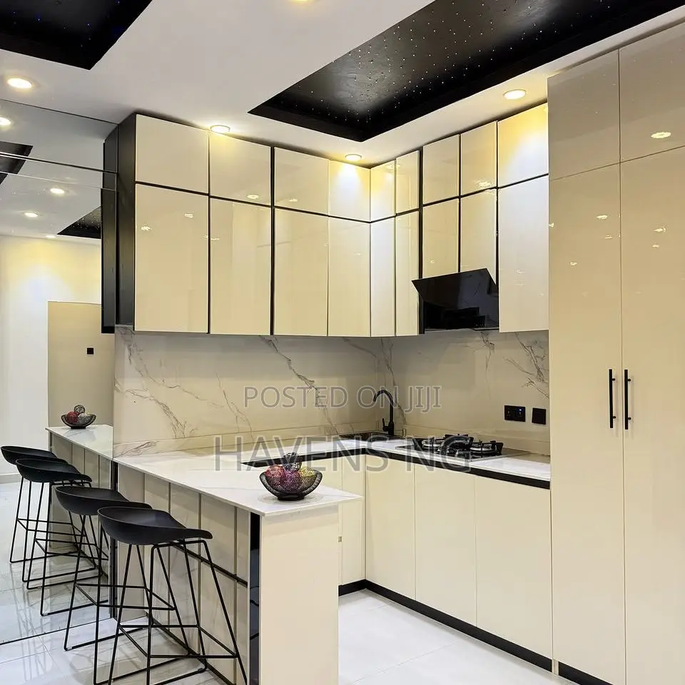 Deluxe 1 Bedroom Apartment. in Lekki Phase 1