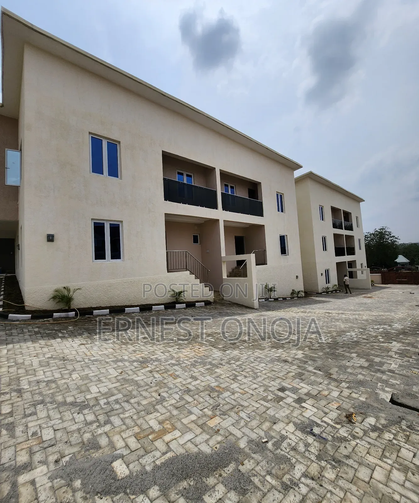 3bdrm Townhouse/Terrace in Apo By Legislative, Zone B for sale in Zone B
