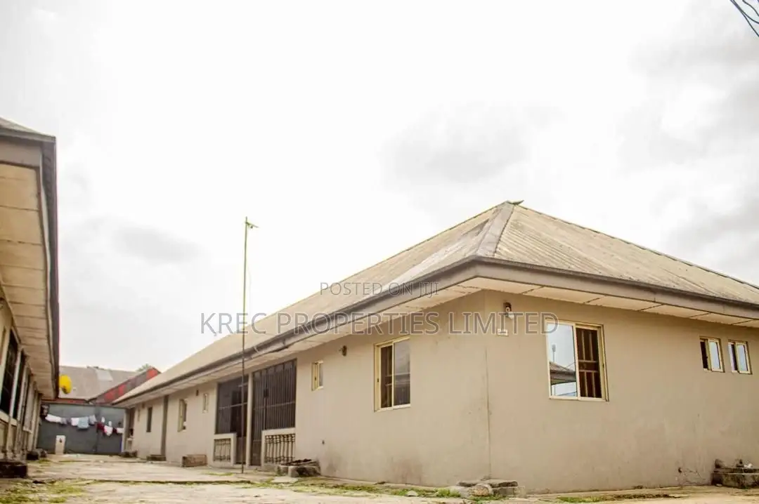20bdrm Apartment in Peace Estate, Port-Harcourt for sale in Port-Harcourt