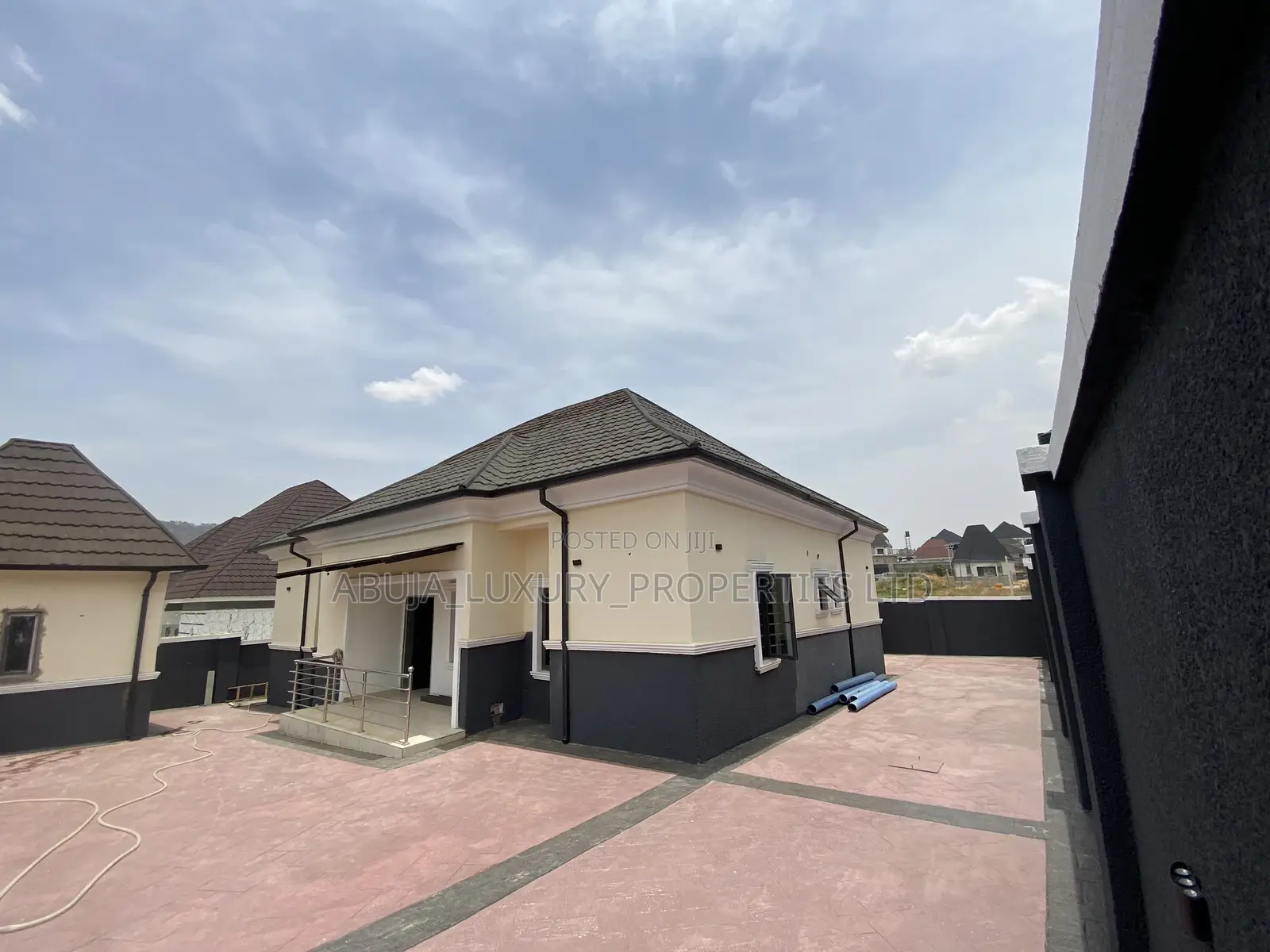 3bdrm Bungalow in Efab Queens Karasana, Gwarinpa for sale in Gwarinpa