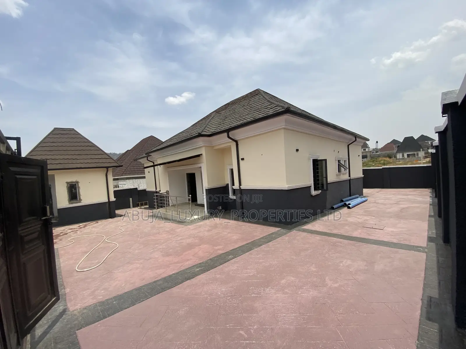 3bdrm Bungalow in Efab Queens Karasana, Gwarinpa for sale in Gwarinpa