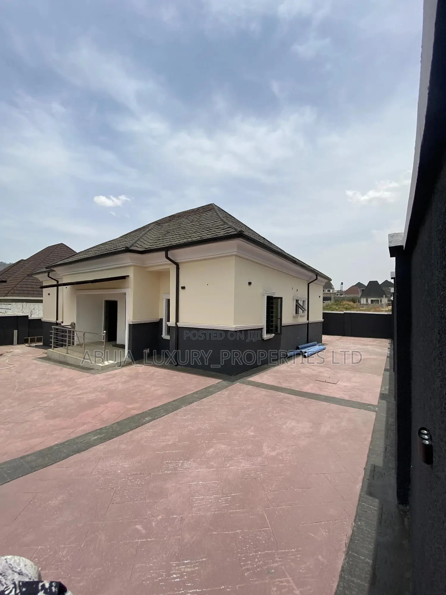 3bdrm Bungalow in Efab Queens Karasana, Gwarinpa for sale in Gwarinpa