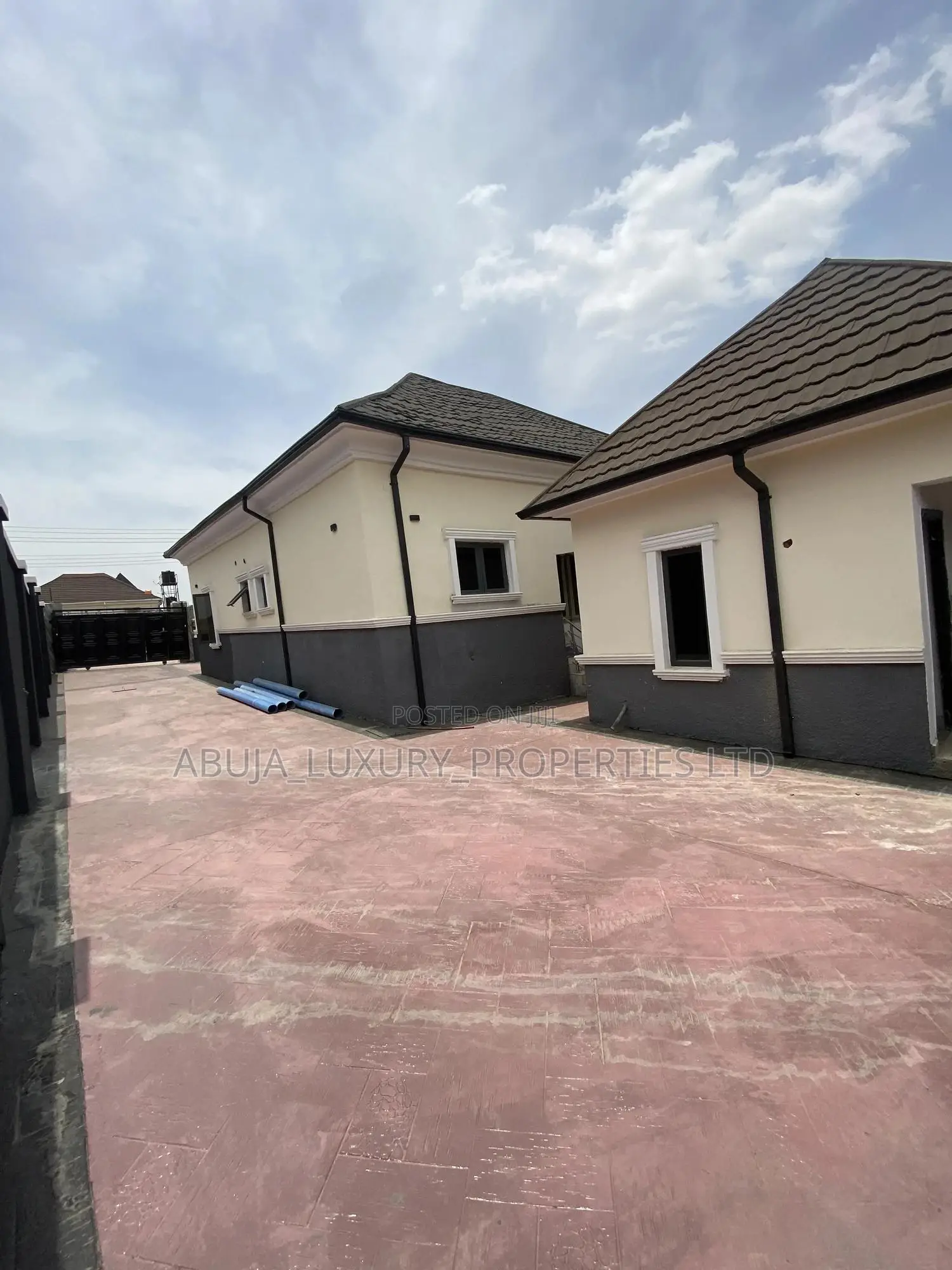 3bdrm Bungalow in Efab Queens Karasana, Gwarinpa for sale in Gwarinpa