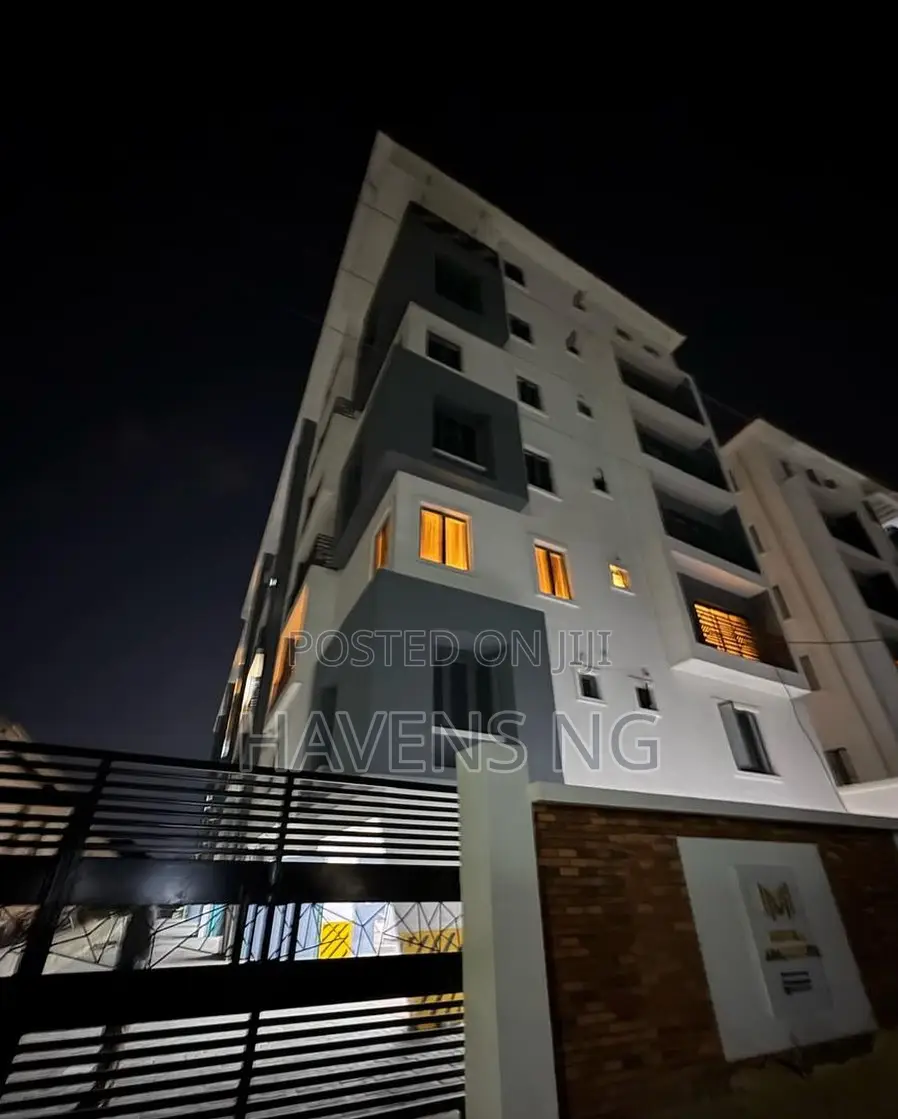 1-bedroom Penthouse Apartment With Ps5 in Ikate