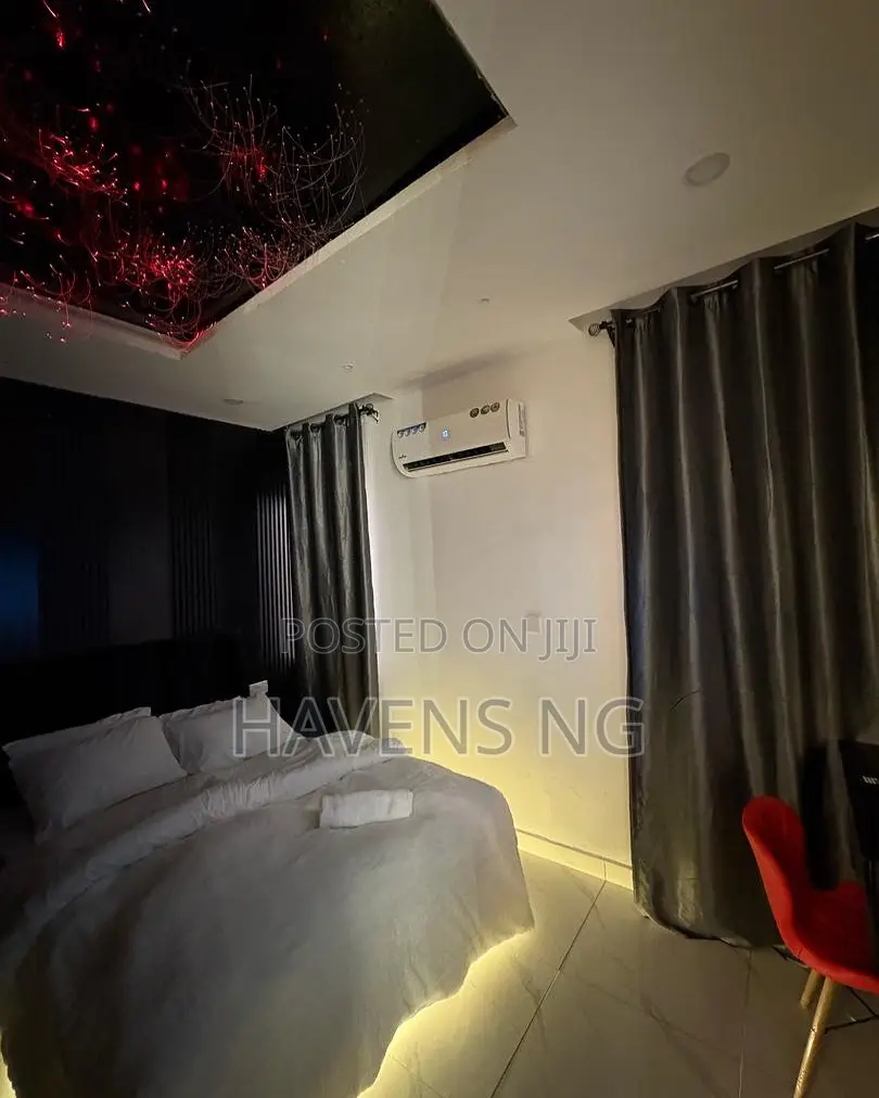 1-bedroom Penthouse Apartment With Ps5 in Ikate