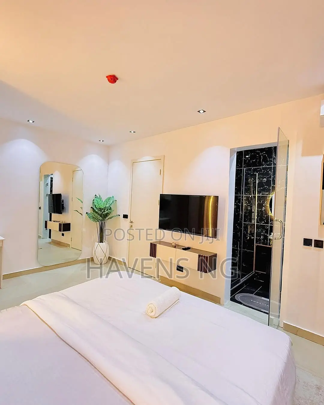 Luxury 1-Bedroom Waterfront Apartment in Lekki Phase 1