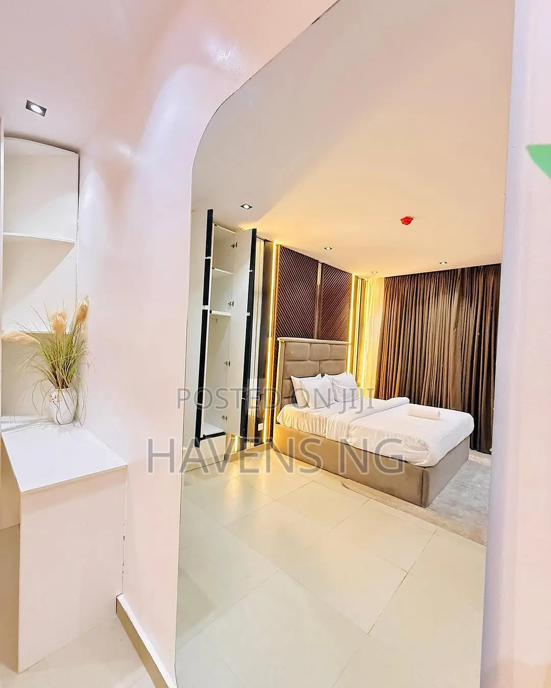 Luxury 1-Bedroom Waterfront Apartment in Lekki Phase 1