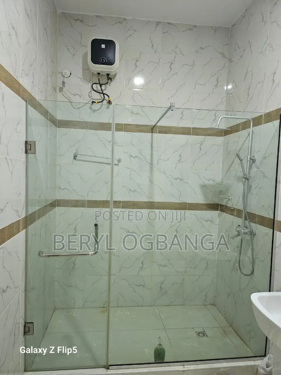 Monthly Room Per Month With Pool and Wi-Fi in Lekki Phase 2