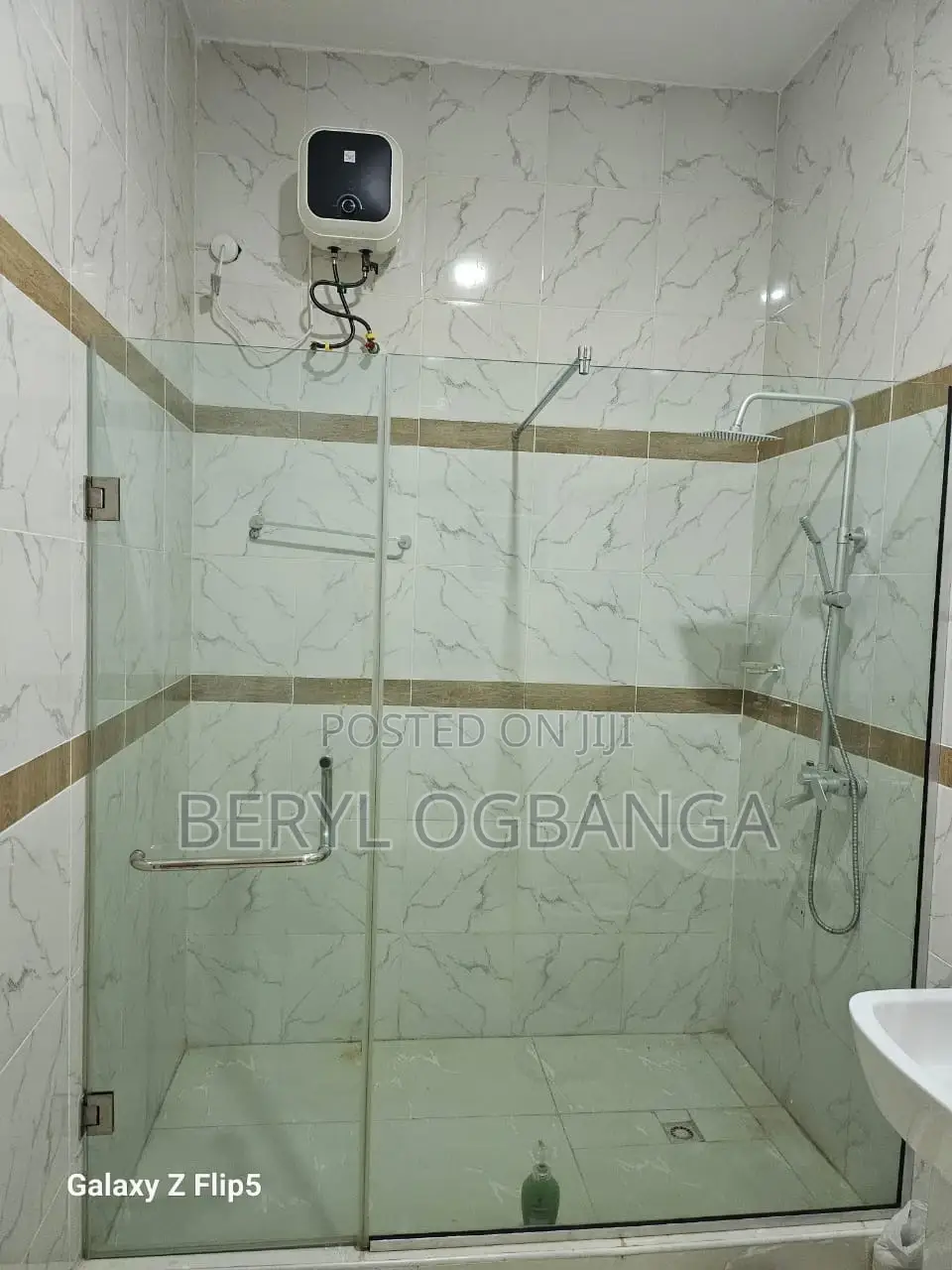 Monthly Room Per Month With Pool and Wi-Fi in Lekki Phase 2