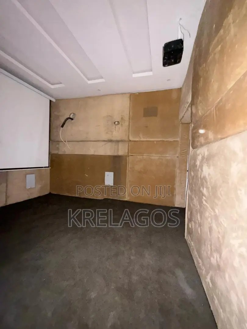 5bdrm Duplex in Ajah, Off Lekki-Epe Expressway for sale in Off Lekki-Epe Expressway