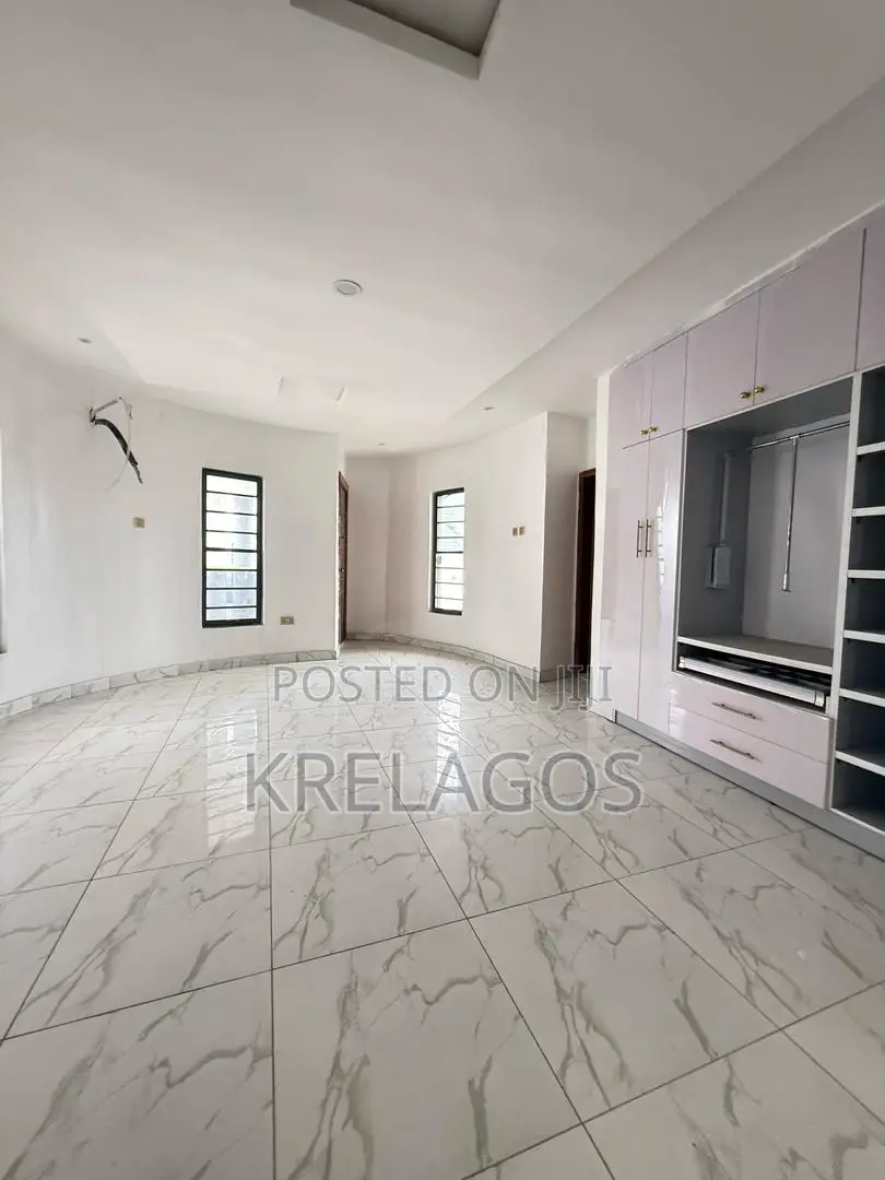 5bdrm Duplex in Ajah, Off Lekki-Epe Expressway for sale in Off Lekki-Epe Expressway