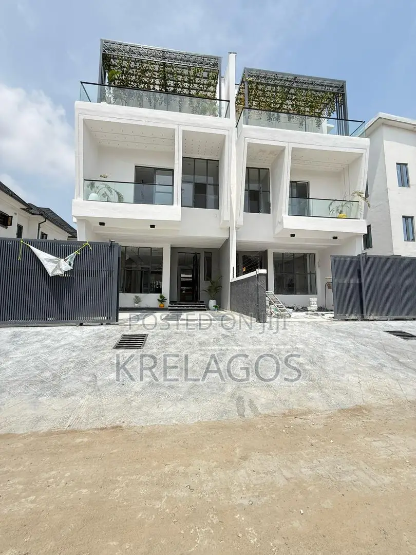 4bdrm Duplex in Ikota for sale in Ikota