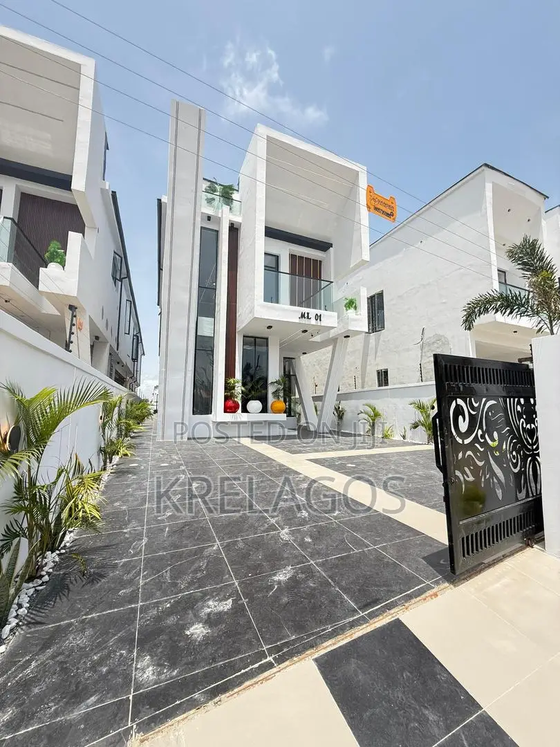 5bdrm Duplex in Ikota for sale in Ikota