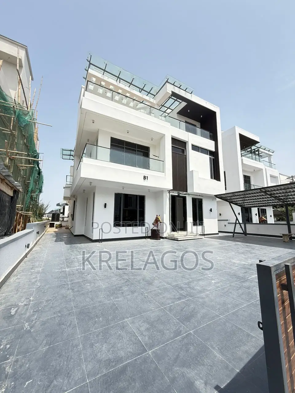 5bdrm Duplex in Ikota for sale in Ikota