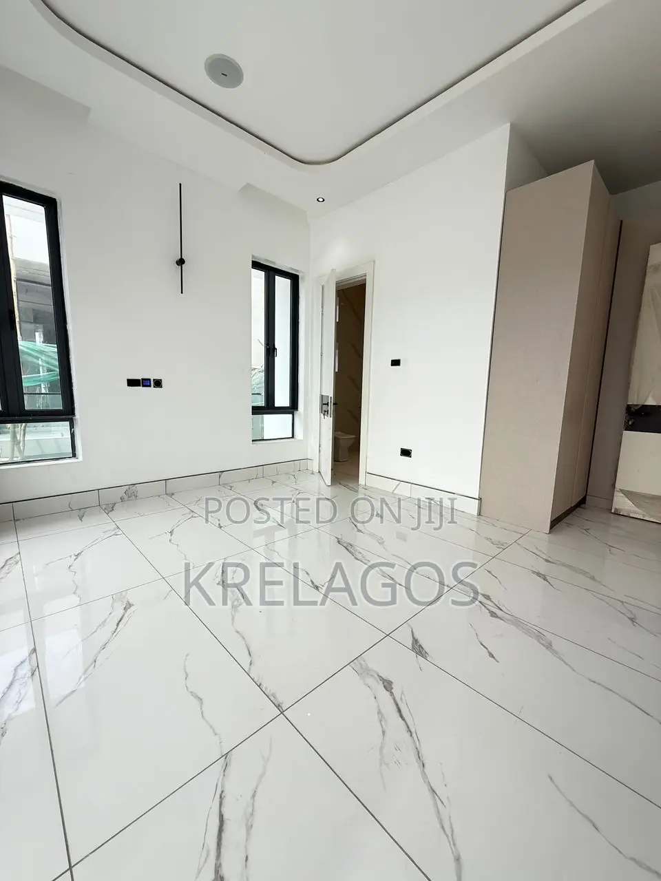 5bdrm Duplex in Ikota for sale in Ikota