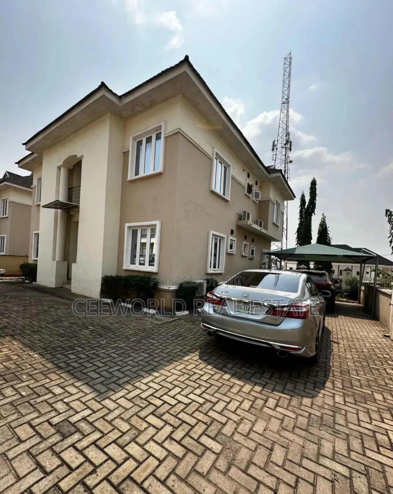 5bdrm Duplex in Olive Court Estates for sale in Agodi
