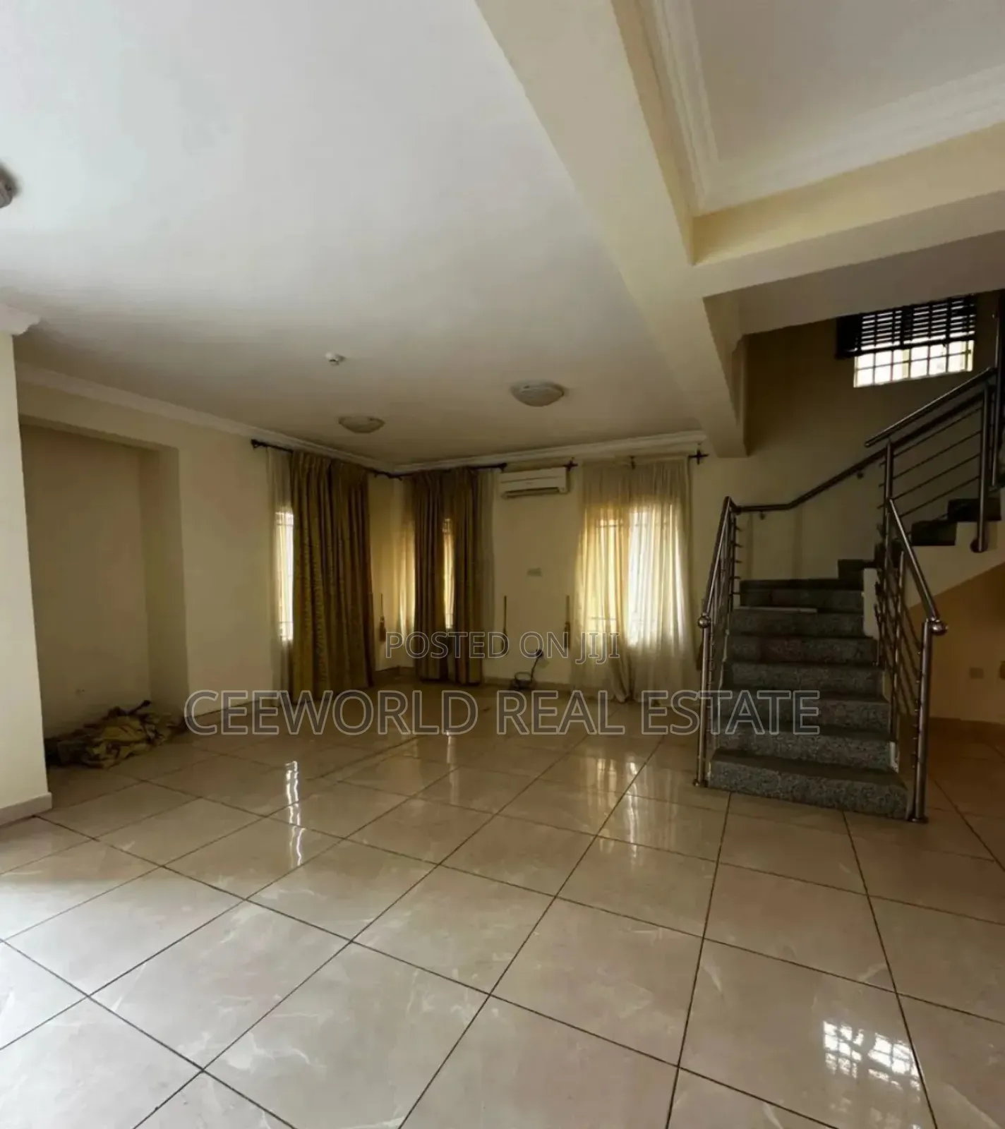 5bdrm Duplex in Olive Court Estates for sale in Agodi